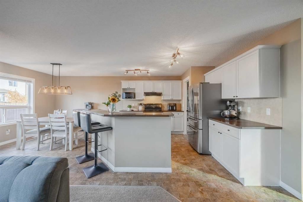 177 Silverado Range View SW, Calgary — photo 5 of 34