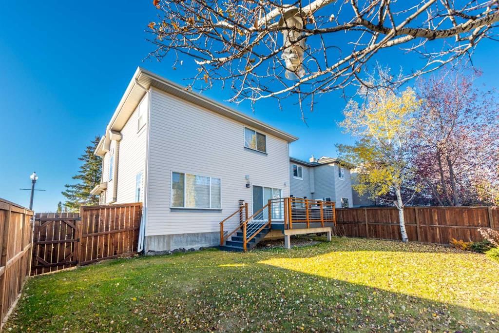 66 Wentworth Road SW, Calgary — photo 5 of 43