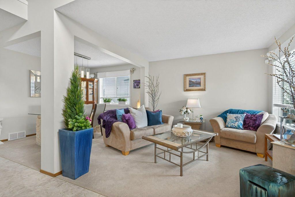 96 Shawbrooke Manor SW, Calgary — photo 4 of 39