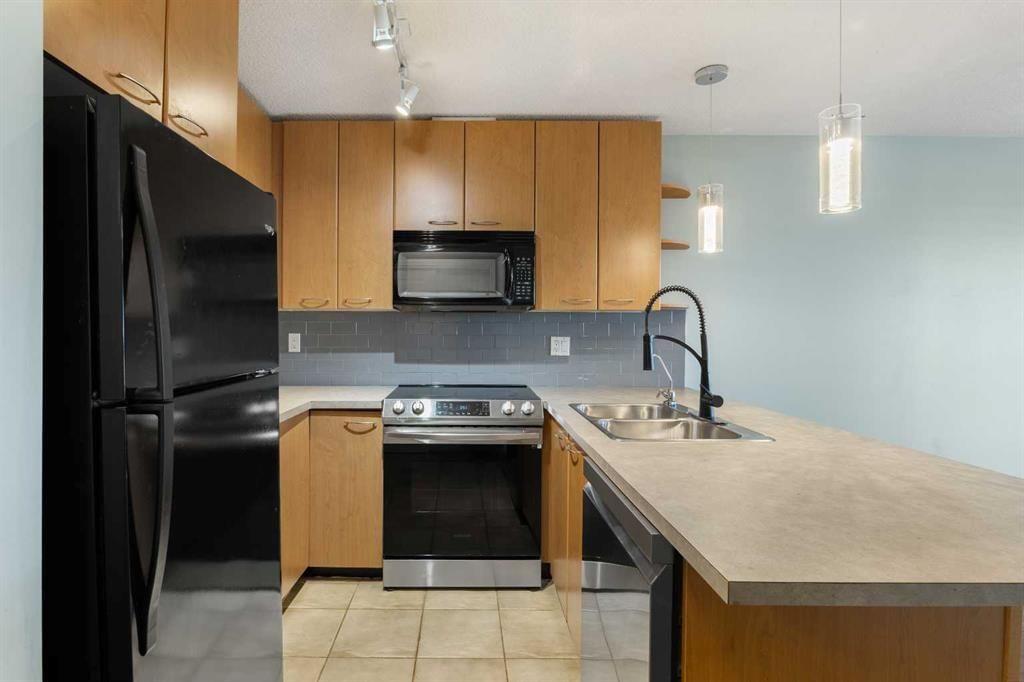 213, 5115 Richard Road SW, Calgary — photo 3 of 20
