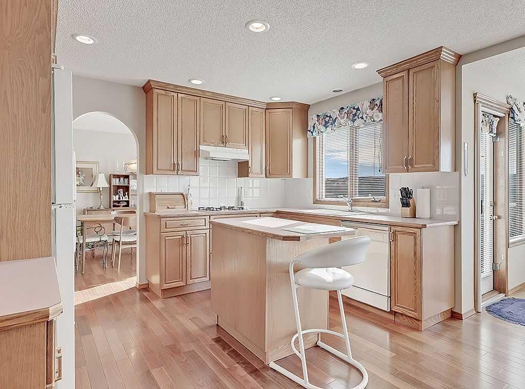 352 Macewan Park View NW, Calgary — photo 4 of 29