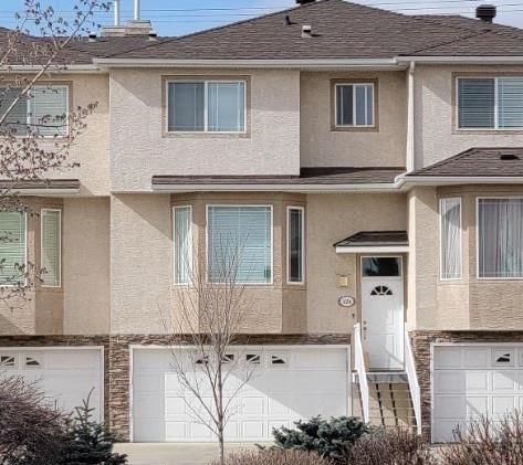 124 Country Hills Gardens NW, Calgary — main listing photo