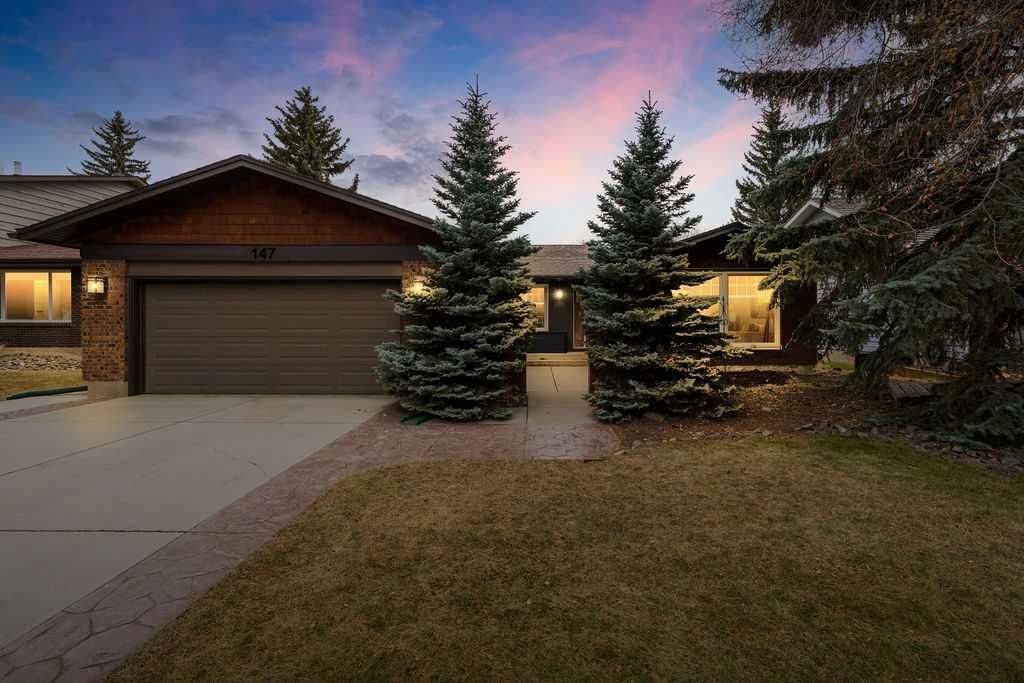 147 Oakside Place SW, Calgary — main listing photo