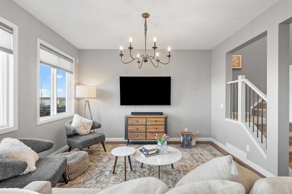 135 Evanscrest Way NW, Calgary — main listing photo