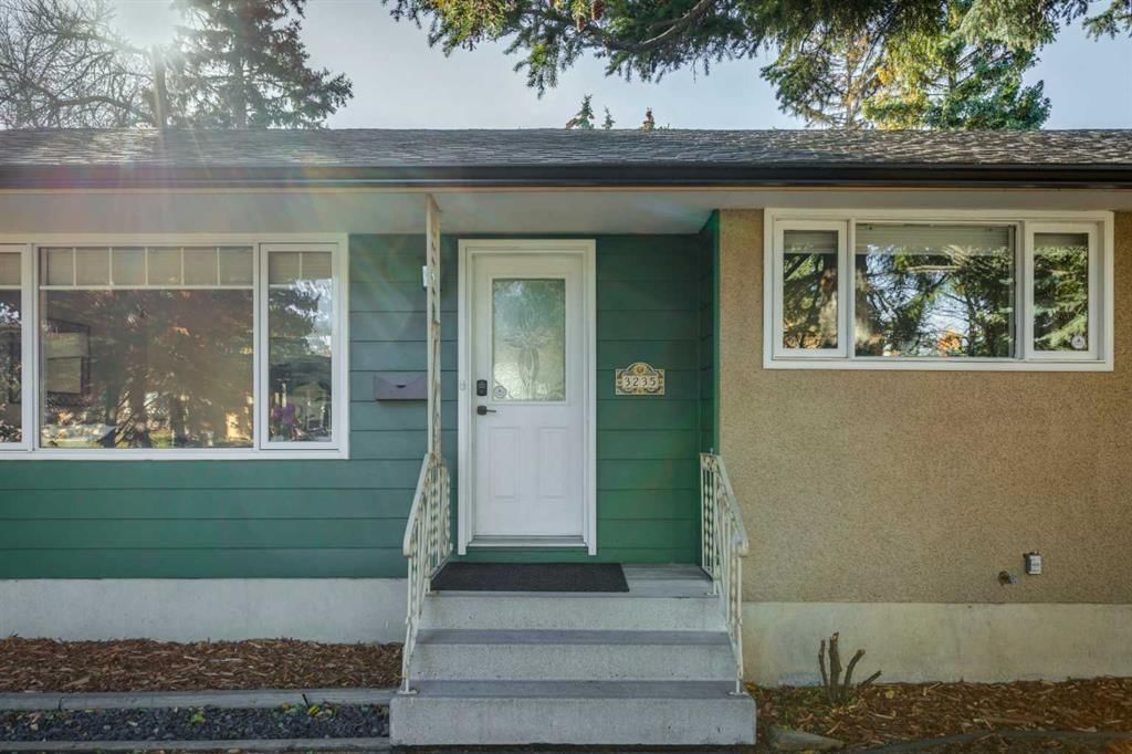 3235 Bearspaw Drive NW, Calgary — photo 2 of 36