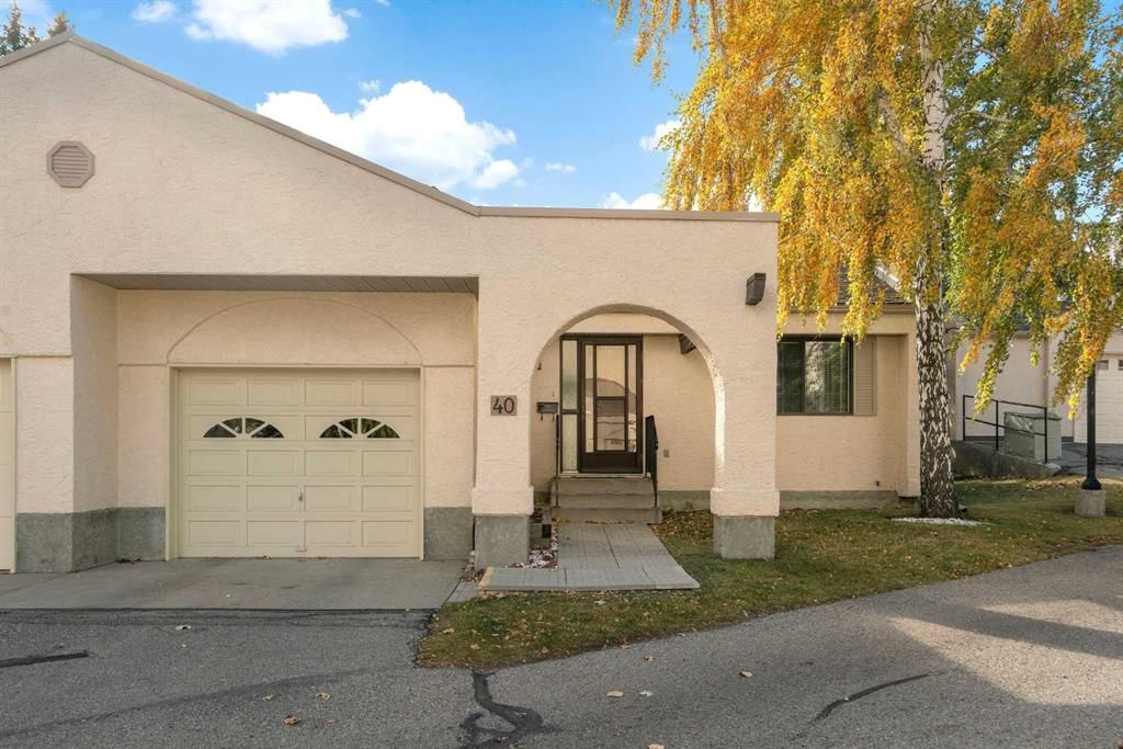 40 Sandarac Circle NW, Calgary — main listing photo