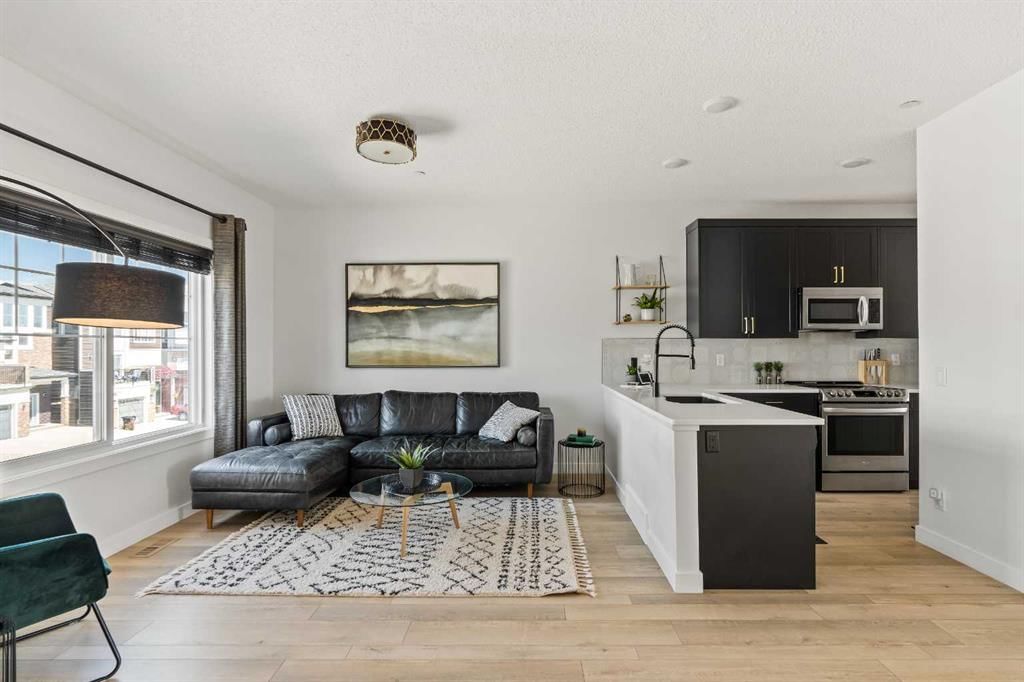 233 Lucas Manor NW, Calgary — photo 4 of 42