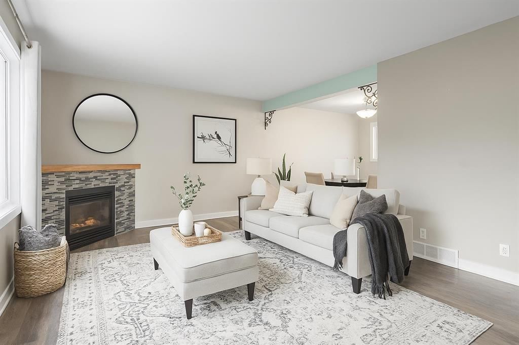 352 Killarney Glen Court SW, Calgary — photo 3 of 34