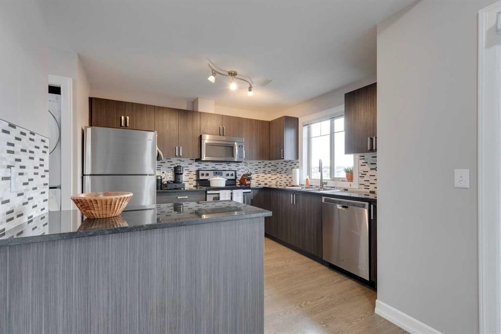 1404, 121 Copperpond Common SE, Calgary — photo 5 of 24