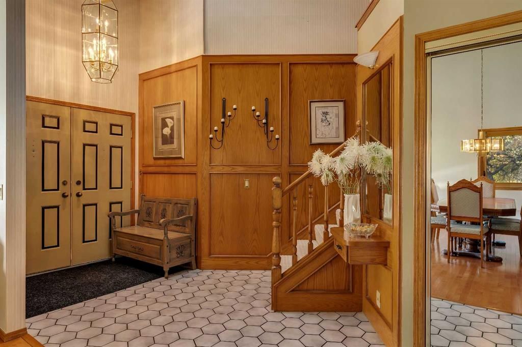 223 Shawnee Mews SW, Calgary — photo 2 of 50