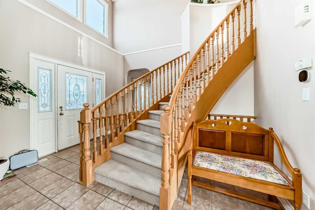 60 Hidden Creek Road NW, Calgary — photo 2 of 48