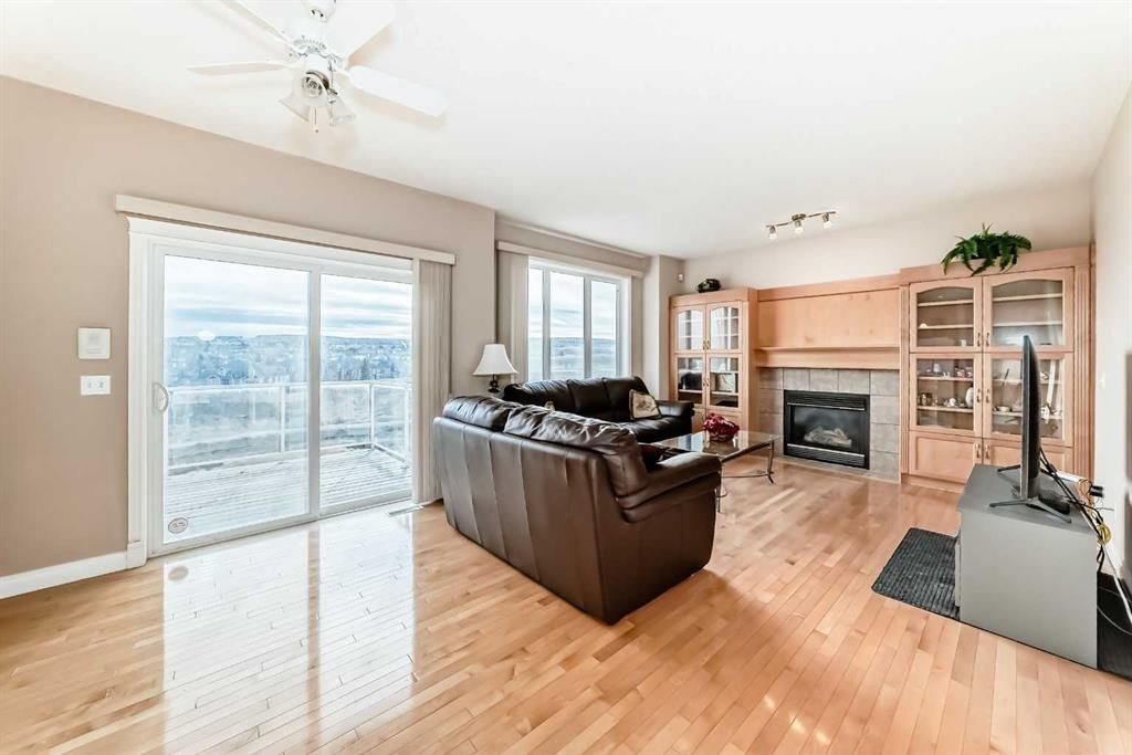 60 Hidden Creek Road NW, Calgary — photo 4 of 48