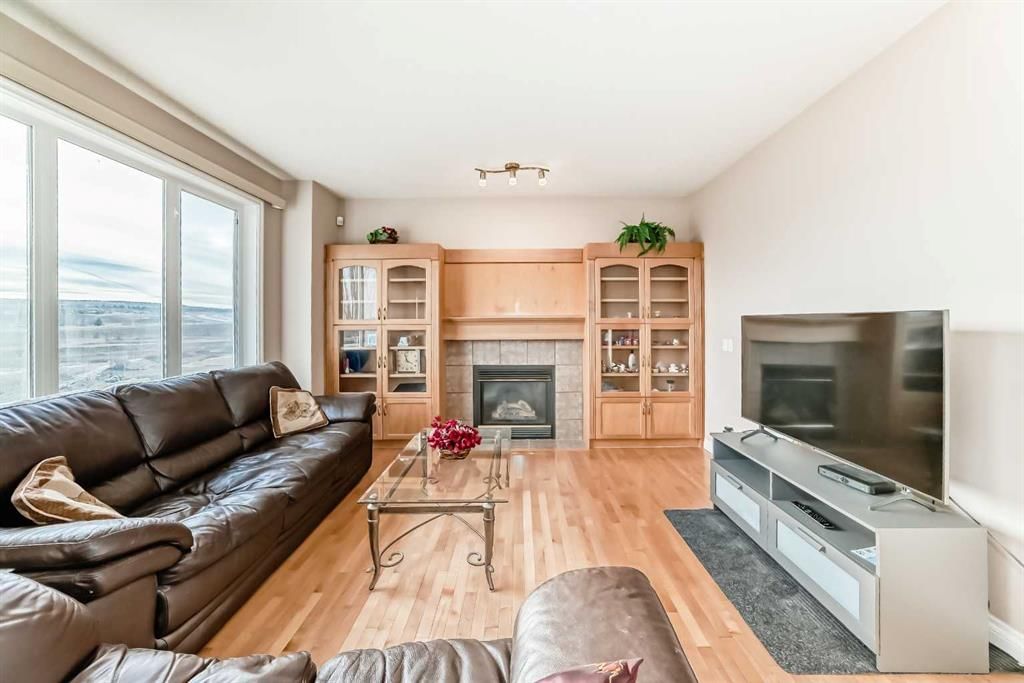 60 Hidden Creek Road NW, Calgary — photo 5 of 48