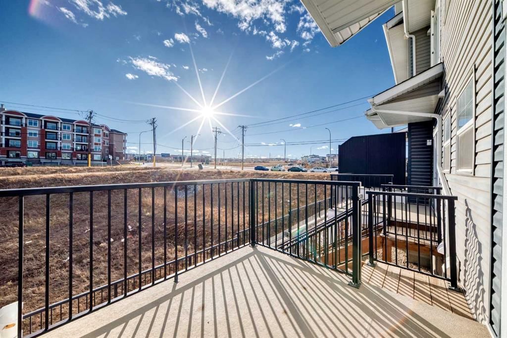 1409 Sage Hill Grove NW, Calgary — photo 4 of 35