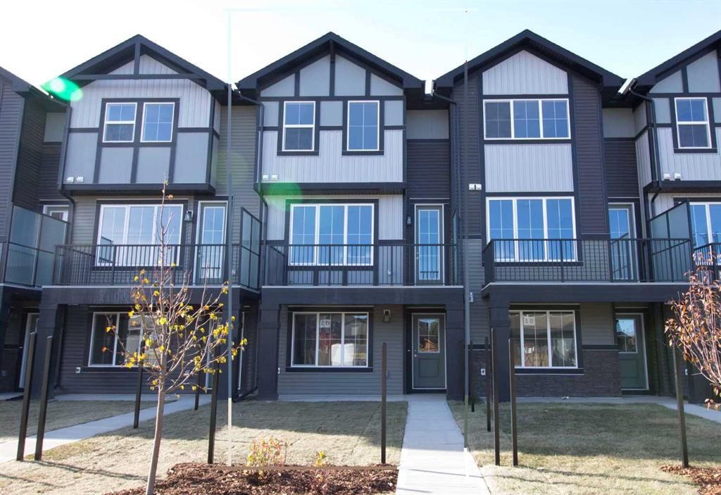 16 Sundown Place, Cochrane — main listing photo