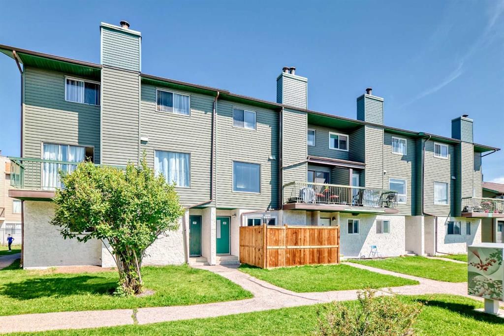 38, 2511 38 Street NE, Calgary — main listing photo