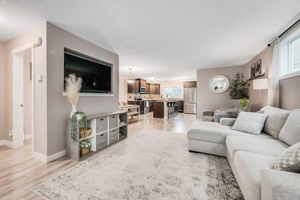 29 Legacy Mews SE, Calgary — photo 4 of 38