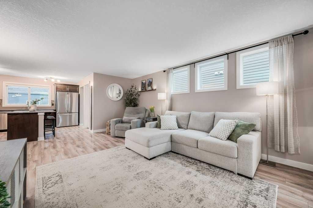 29 Legacy Mews SE, Calgary — photo 5 of 38