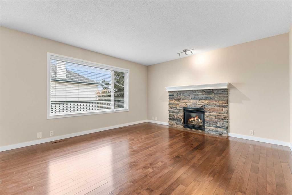 533 Schooner Cove NW, Calgary — photo 2 of 48