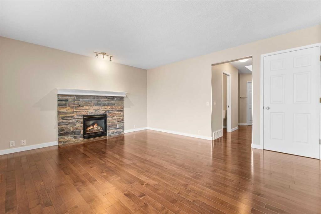 533 Schooner Cove NW, Calgary — photo 3 of 48