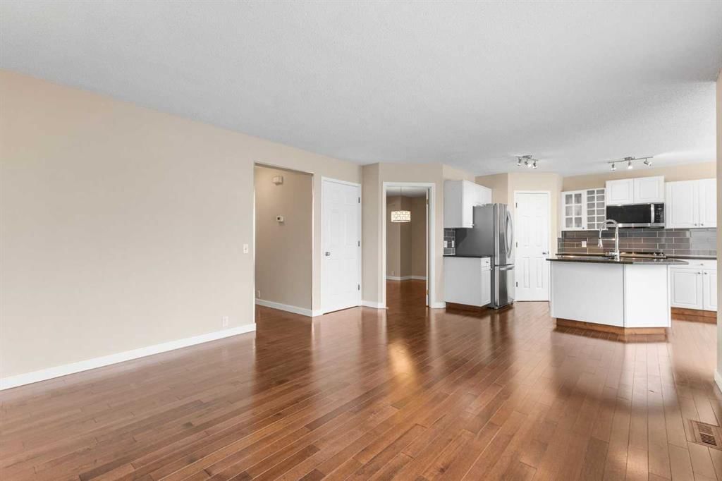 533 Schooner Cove NW, Calgary — photo 5 of 48