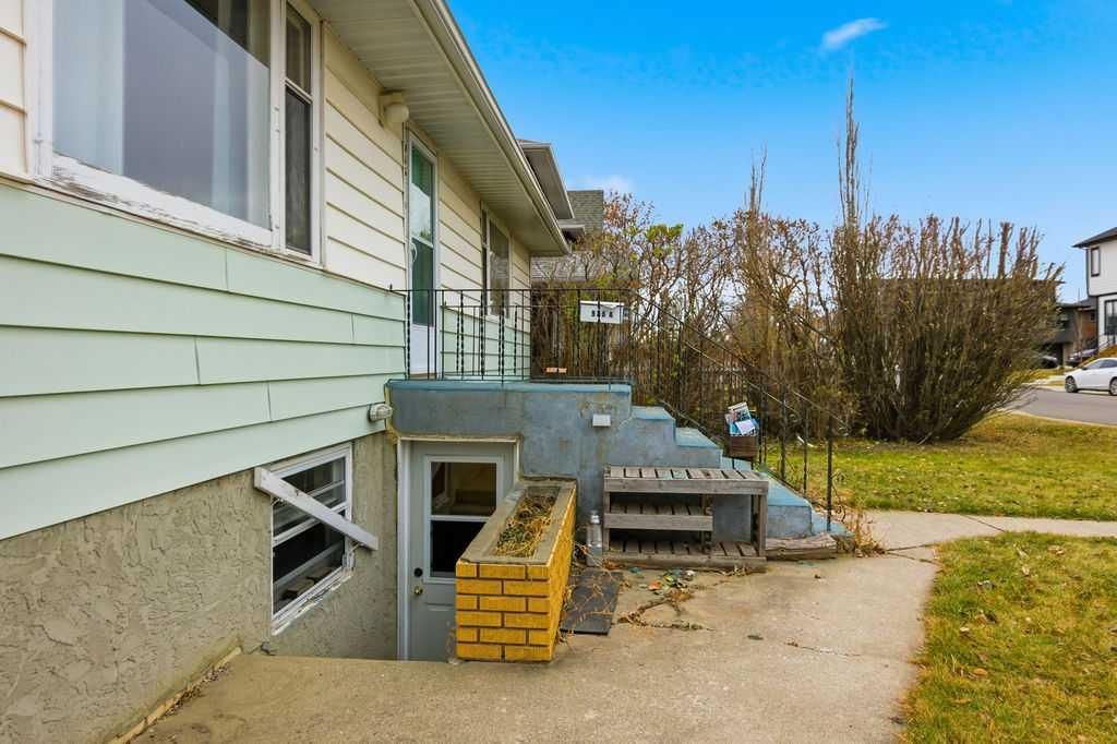 936 40 Street SW, Calgary — photo 3 of 50