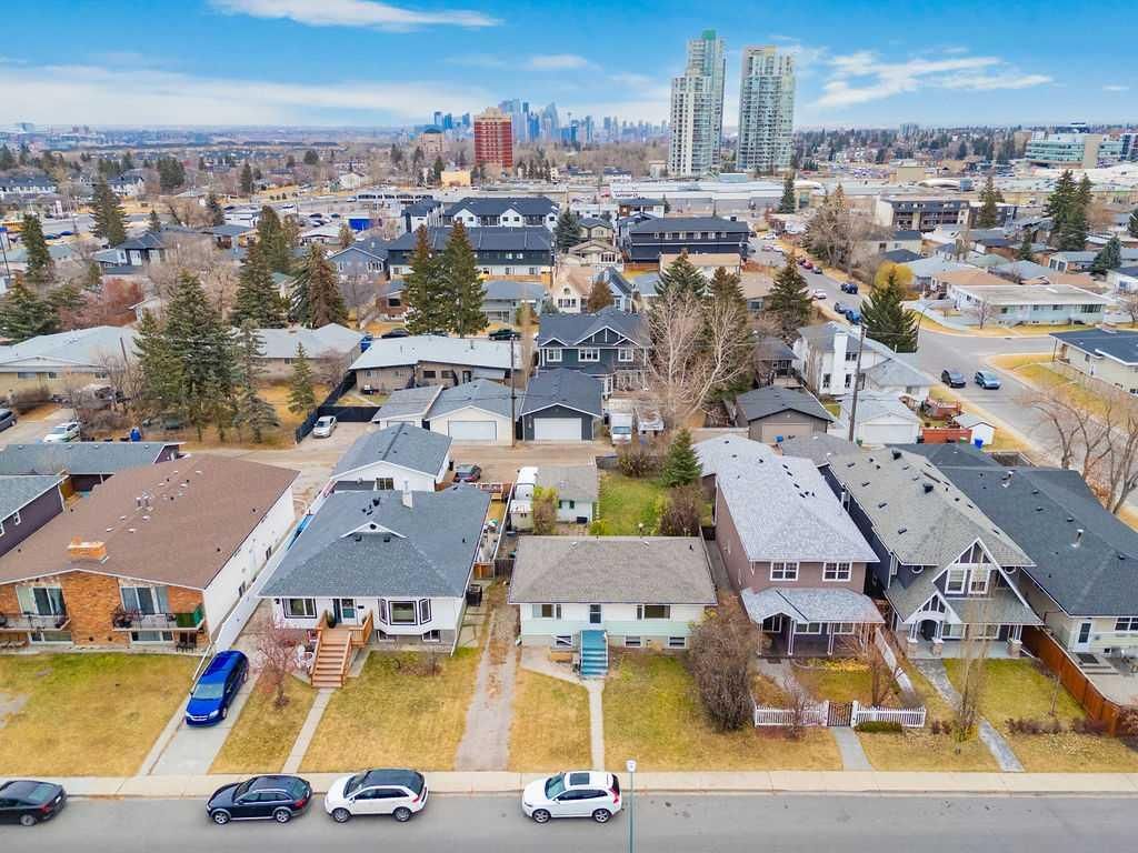 936 40 Street SW, Calgary — photo 4 of 50