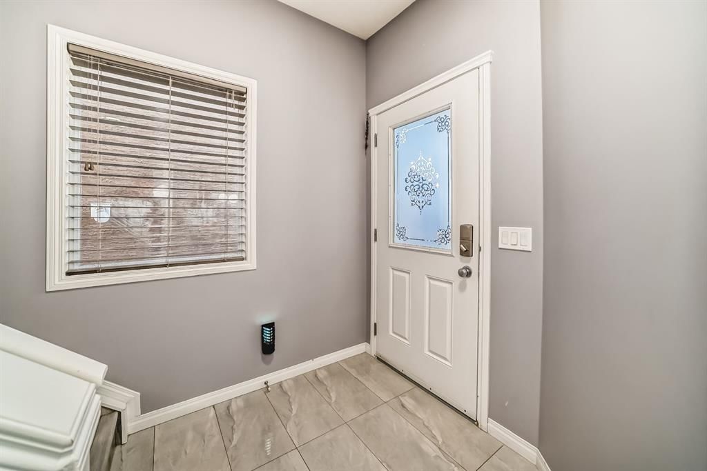 216 Saddlecrest Way NE, Calgary — photo 4 of 43