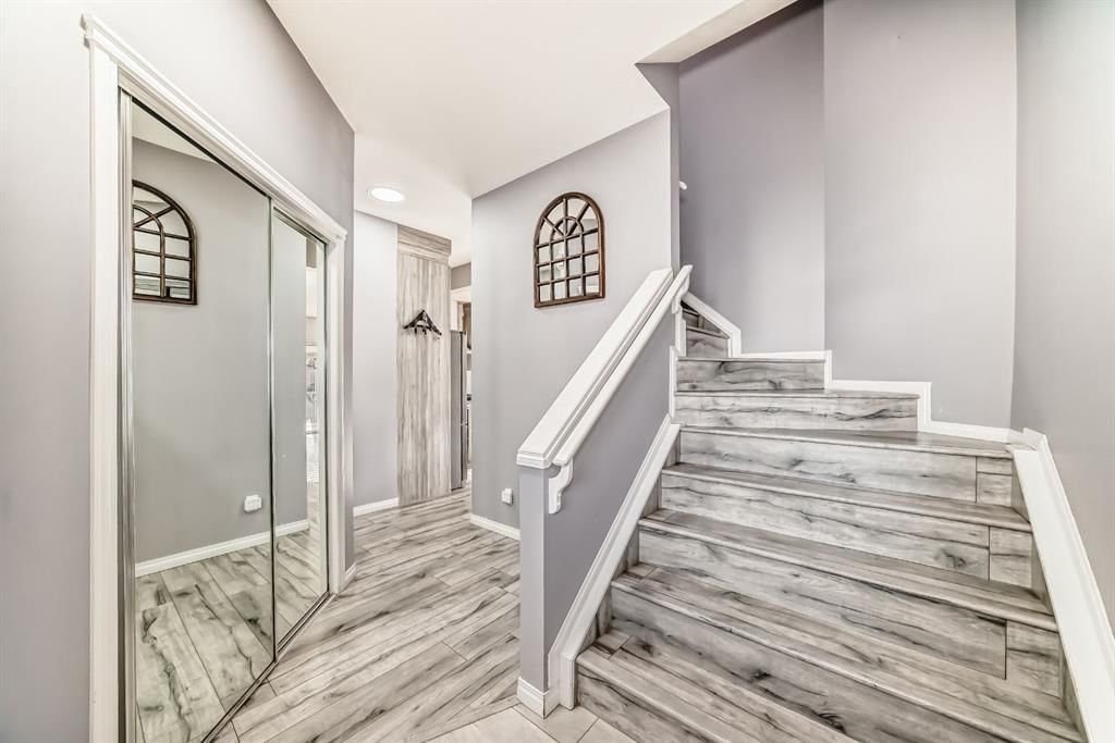 216 Saddlecrest Way NE, Calgary — photo 5 of 43