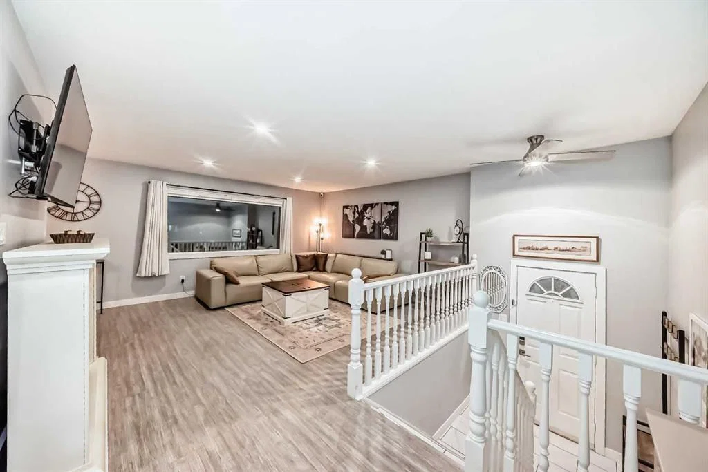 466 Huntley Way NE, Calgary — photo 3 of 50