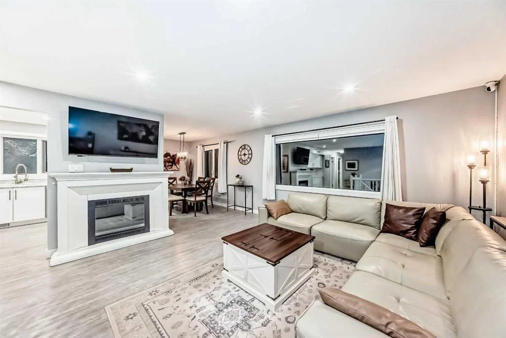 466 Huntley Way NE, Calgary — photo 4 of 50