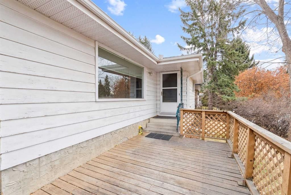 3248 Bearspaw Drive NW, Calgary — photo 2 of 24