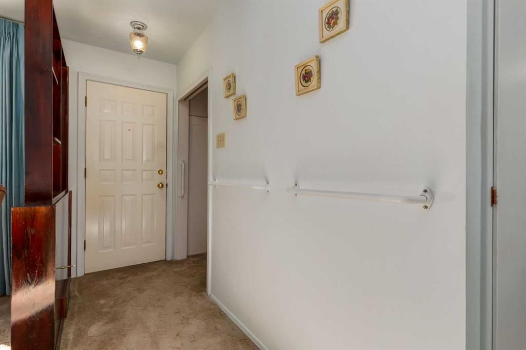178 Windermere Road SW, Calgary — photo 5 of 48
