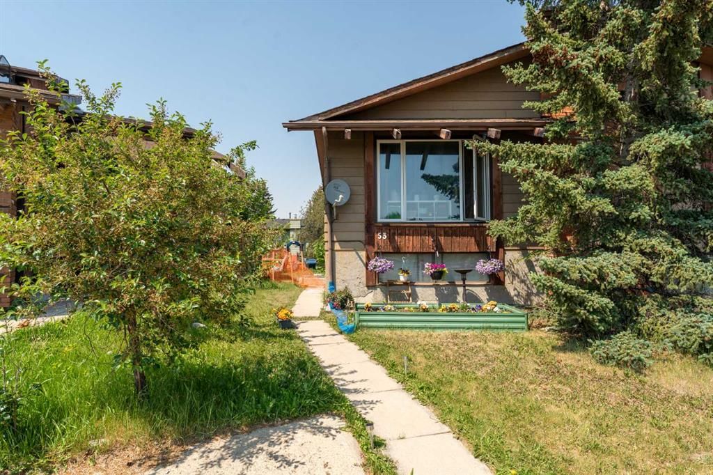 53 Beaconsfield Crescent NW, Calgary — photo 5 of 30