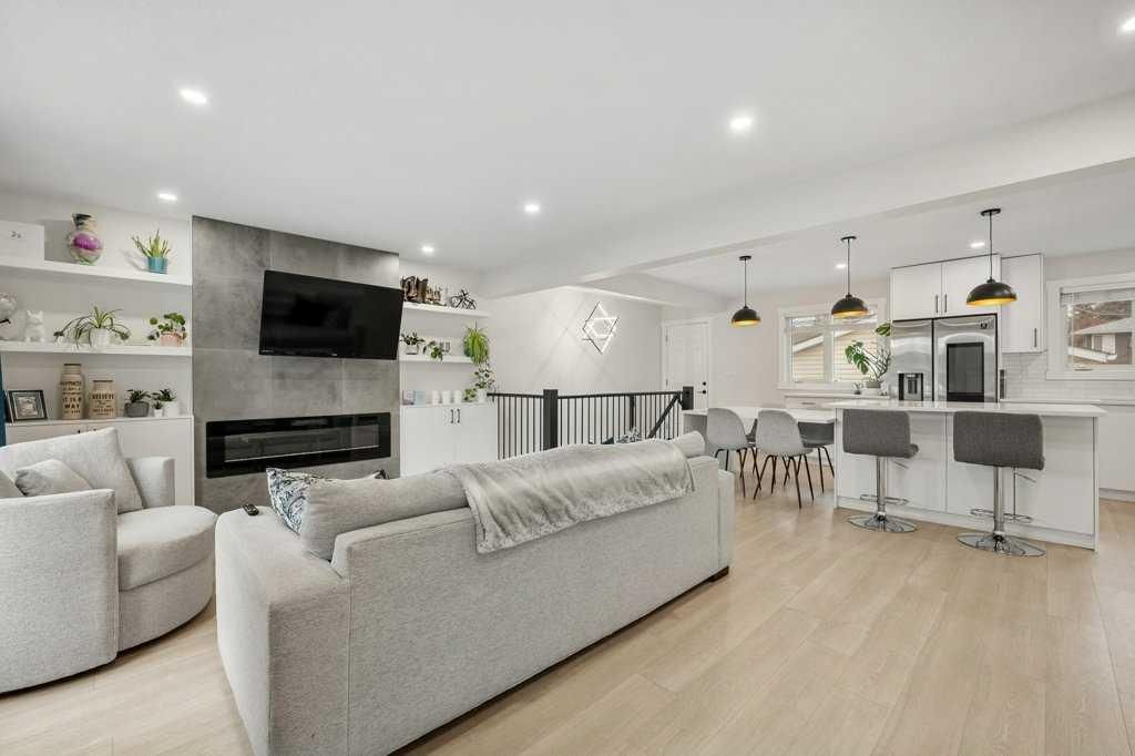108 Sackville Drive SW, Calgary — photo 2 of 40