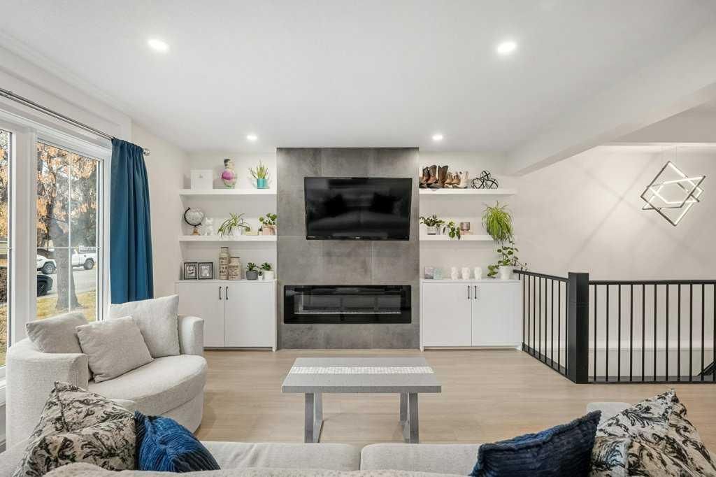 108 Sackville Drive SW, Calgary — photo 3 of 40