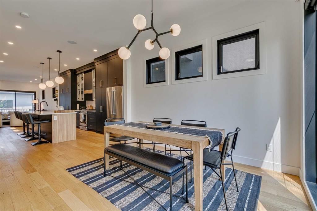 2219 32 Street SW, Calgary — photo 3 of 50