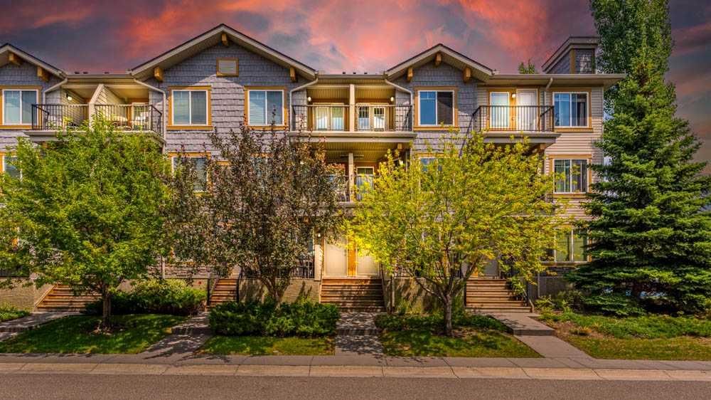 152 Mckenzie Towne Lane SE, Calgary — photo 3 of 35
