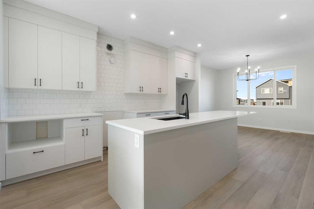 13 Creekview Manor SW, Calgary — main listing photo