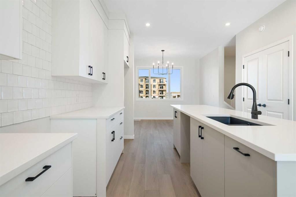 13 Creekview Manor SW, Calgary — photo 3 of 50