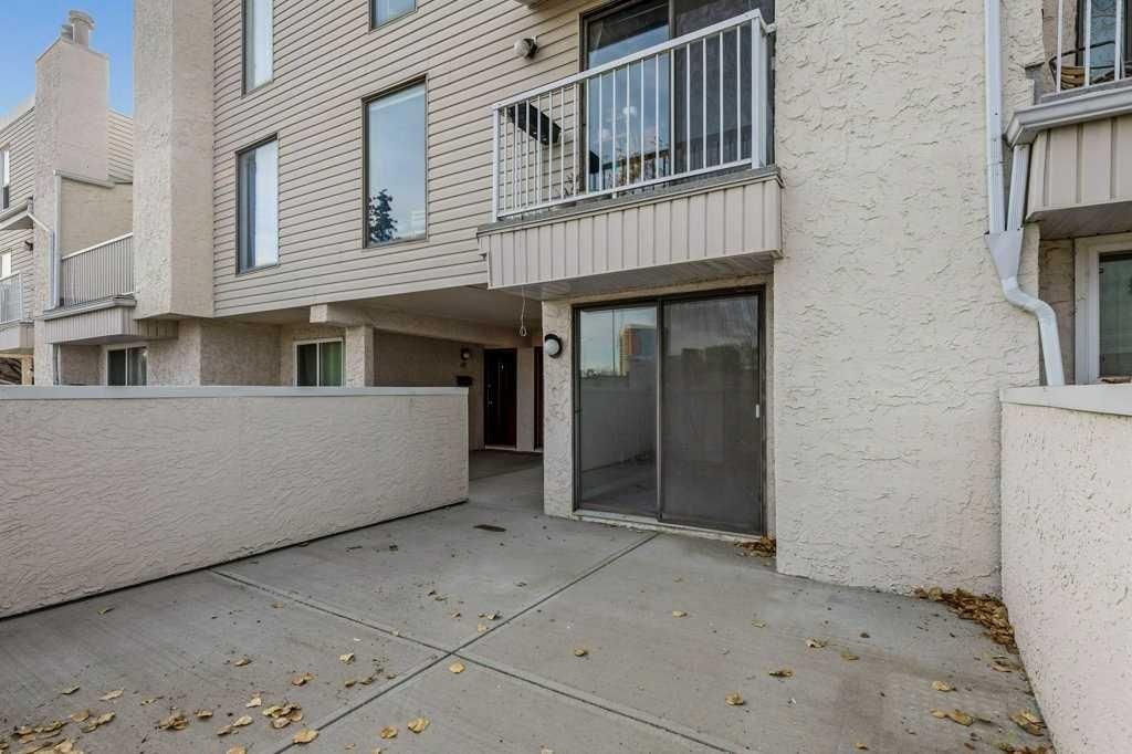 105, 3500 Varsity Drive NW, Calgary — photo 3 of 24