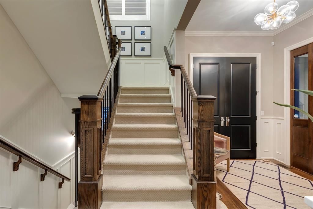 40 Mary Dover Drive SW, Calgary — photo 4 of 50