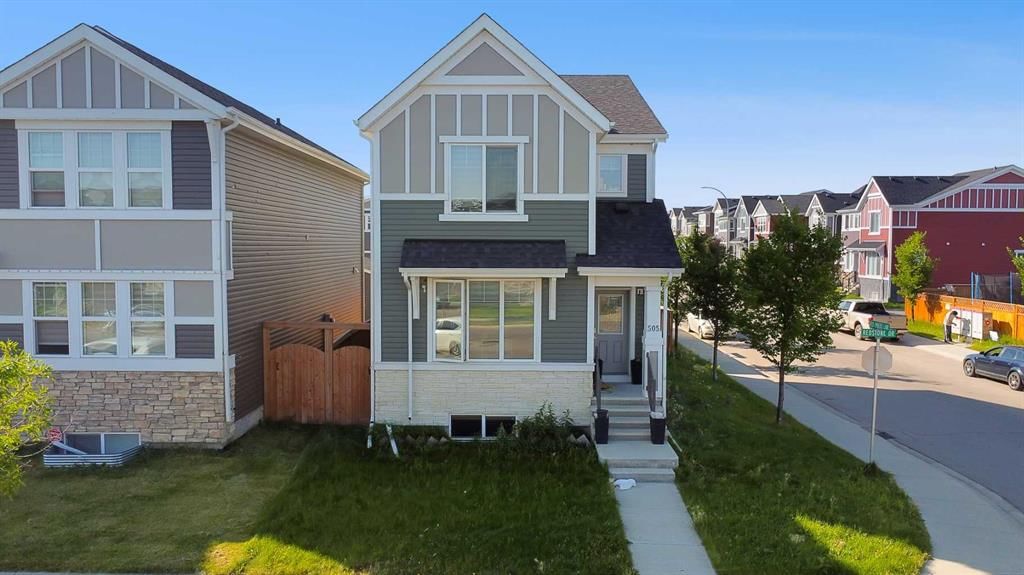 505 Redstone Drive NE, Calgary — photo 2 of 49