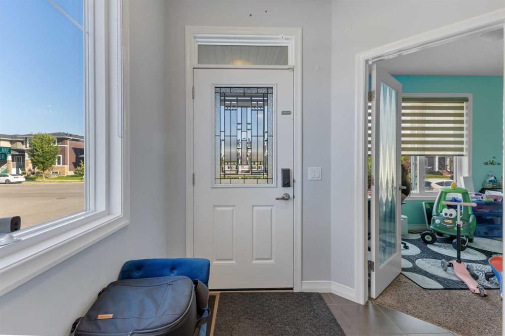 505 Redstone Drive NE, Calgary — photo 3 of 49