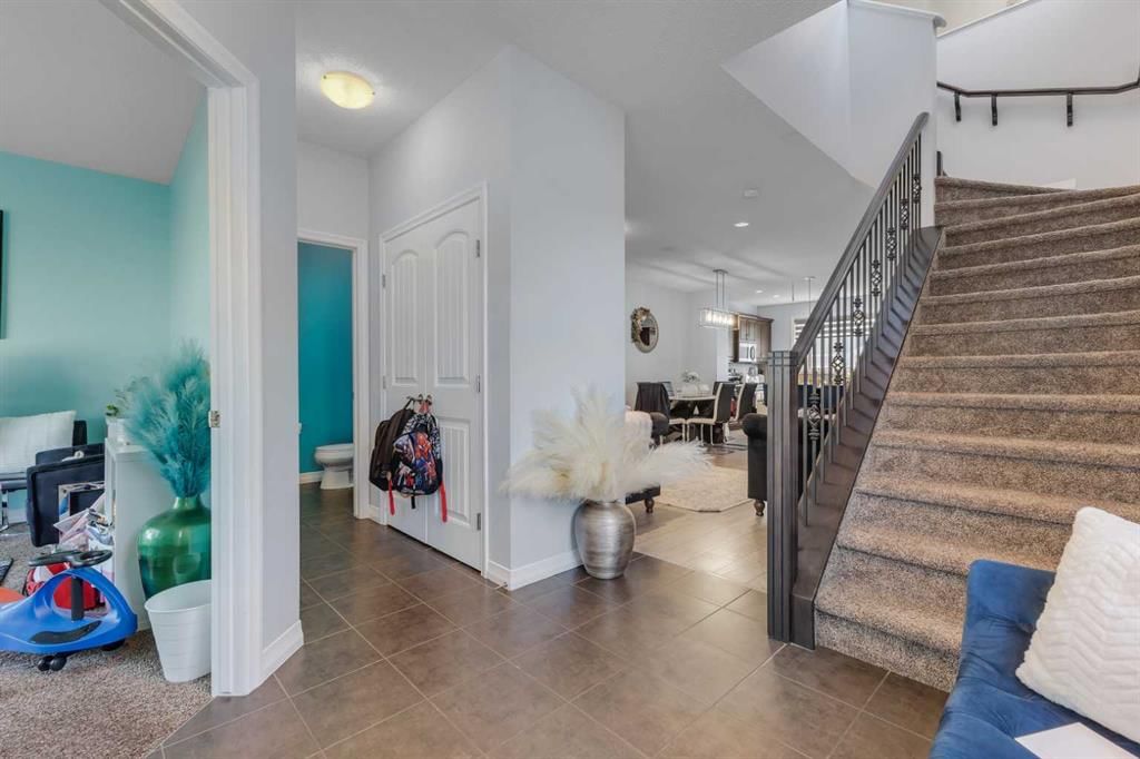 505 Redstone Drive NE, Calgary — photo 4 of 49