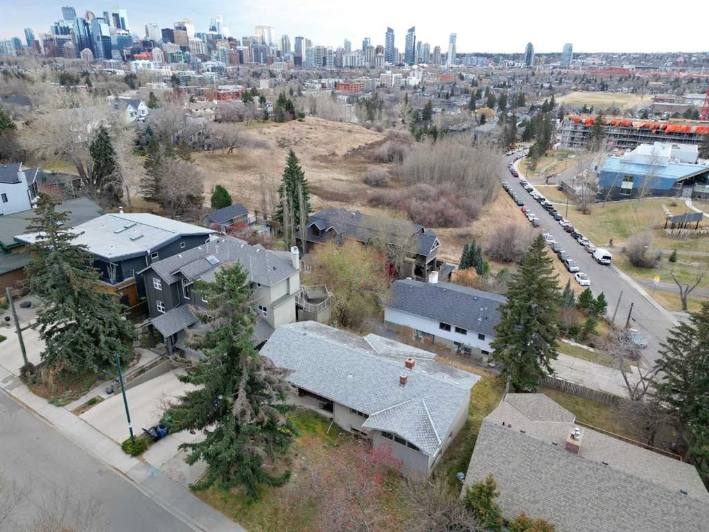 1731 12 Avenue NW, Calgary — main listing photo
