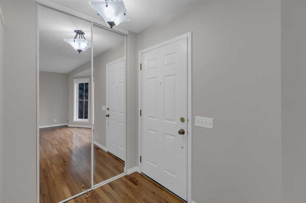 230 Tuscany Valley Drive NW, Calgary — photo 2 of 32