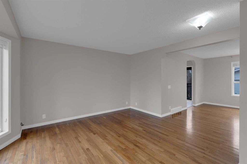 230 Tuscany Valley Drive NW, Calgary — photo 3 of 32