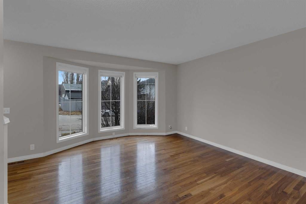 230 Tuscany Valley Drive NW, Calgary — photo 4 of 32