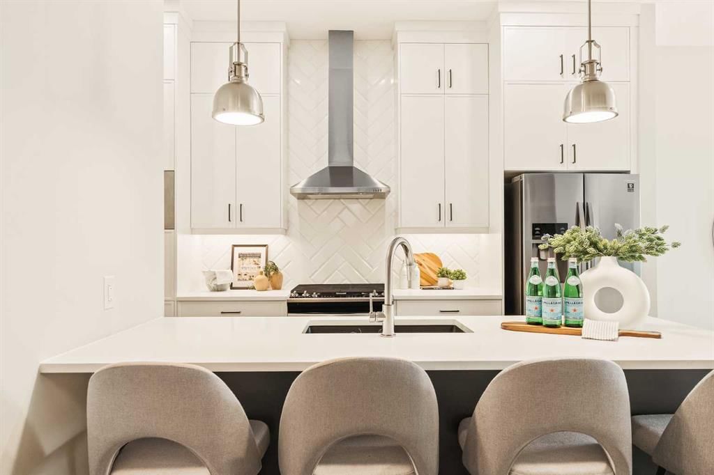 108 Cranbrook Gardens SE, Calgary — photo 3 of 47